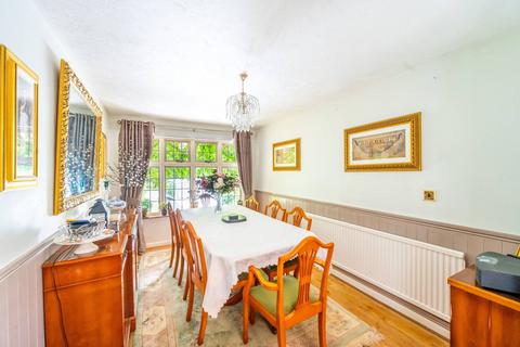 4 bedroom detached house for sale, Gibsons Hill, Streatham Common, London, SW16