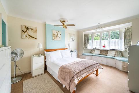 4 bedroom detached house for sale, Gibsons Hill, Streatham Common, London, SW16