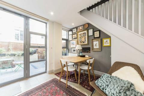 1 bedroom house to rent, Corben Mews, London SW8