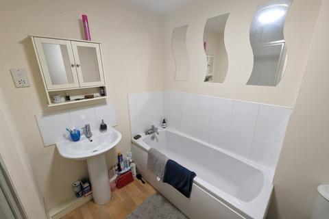 2 bedroom apartment to rent, Glen View, Mexborough