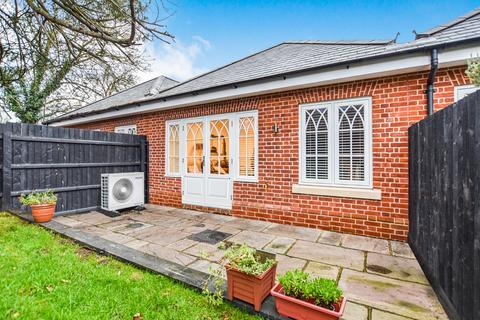 2 bedroom terraced bungalow for sale, Brights Path Almshouses, High Street, Maldon