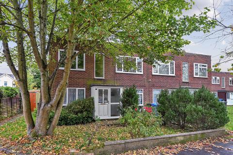 2 bedroom maisonette for sale, Ryecroft Gardens, Camberley GU17