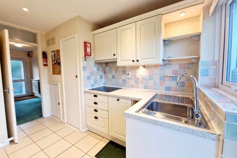 17 Bath Road, Eastington, Stonehouse, GL10 3AX