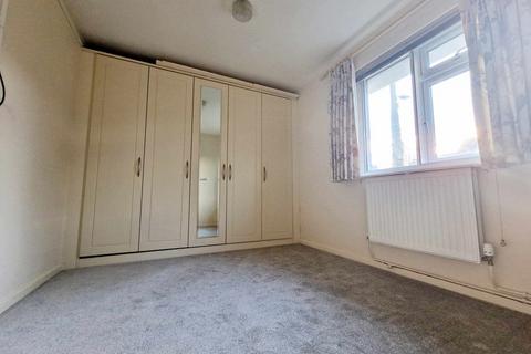 17 Bath Road, Eastington, Stonehouse, GL10 3AX