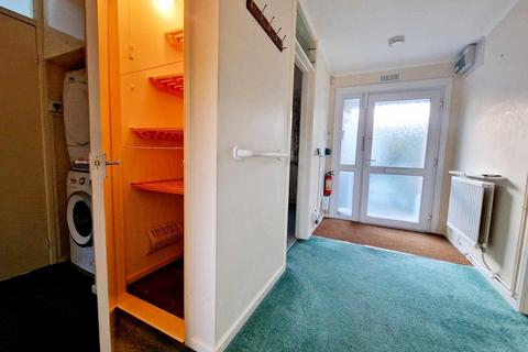 17 Bath Road, Eastington, Stonehouse, GL10 3AX