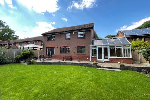 4 bedroom detached house to rent, Strutt Close, Birmingham B15