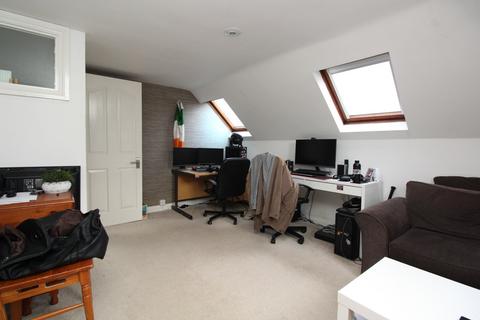 2 bedroom apartment to rent, Penn Hill Avenue, Poole