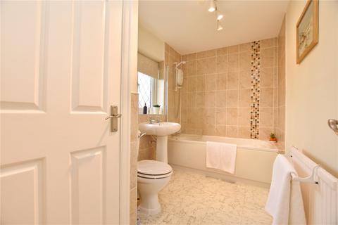4 Clitheroe Close, Heywood, OL10 4XF