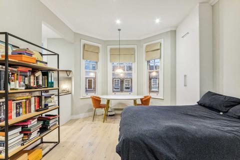 1 bedroom flat for sale, Cheyne Row, Chelsea, London