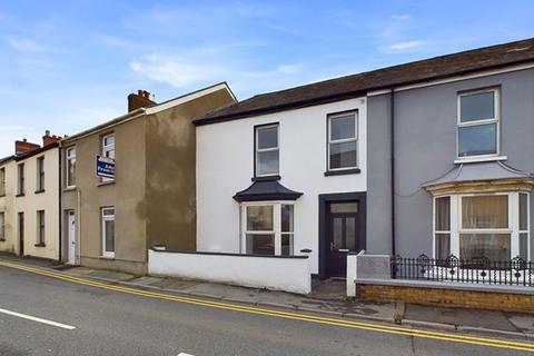 2 bedroom terraced house to rent, Richmond Terrace, Carmarthen