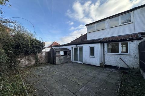 3 bedroom bungalow for sale, Camrose Avenue, Edgware