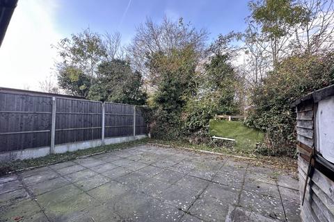 3 bedroom bungalow for sale, Camrose Avenue, Edgware