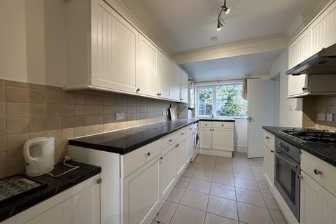 3 bedroom bungalow for sale, Camrose Avenue, Edgware