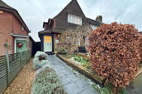 2 bedroom cottage to rent, Salisbury Road, Godstone