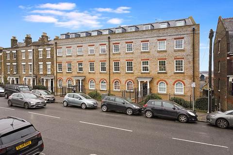 2 bedroom apartment for sale, New Road, Rochester