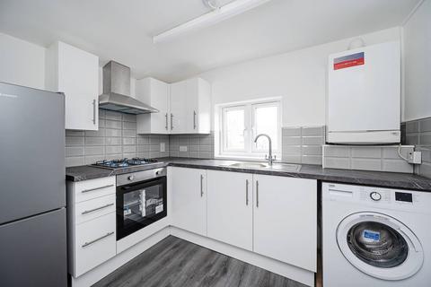 3 bedroom flat to rent, Vernon Road, Turnpike Lane, London, N8