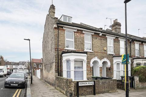 3 bedroom flat to rent, Vernon Road, Turnpike Lane, London, N8