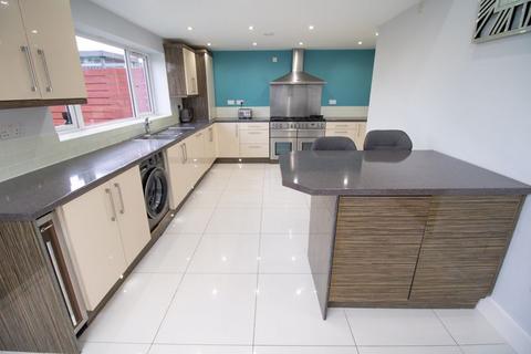 4 bedroom semi-detached house for sale, Plodder Lane, Bolton BL4