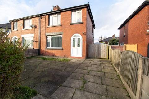 3 bedroom semi-detached house to rent, Lupin Avenue, Bolton BL4