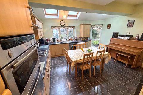 5 bedroom semi-detached house for sale, Eastlands, High Heaton