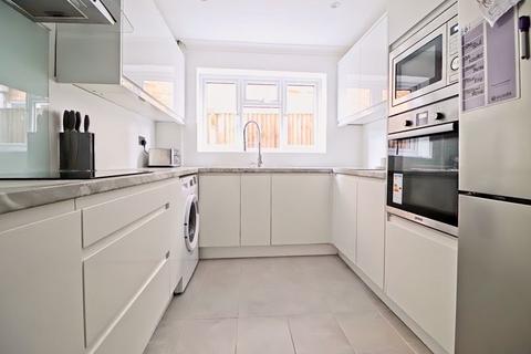 3 bedroom semi-detached house for sale, Stanway Road, South Benfleet