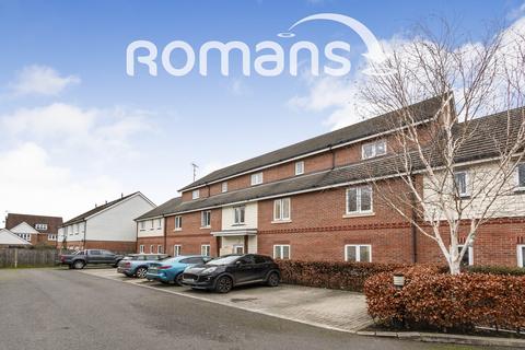 2 bedroom apartment to rent, Hawthorns House Fleet