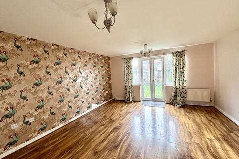 3 bedroom townhouse for sale, Priory Court, Gomersal, Cleckheaton, BD19