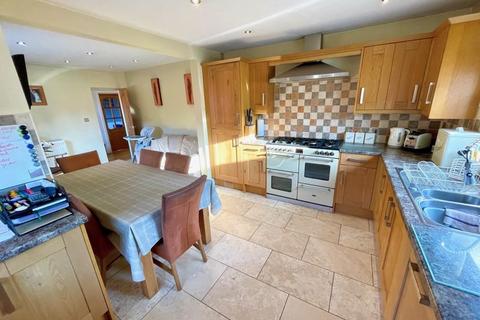 4 bedroom detached house for sale, Coedpoeth