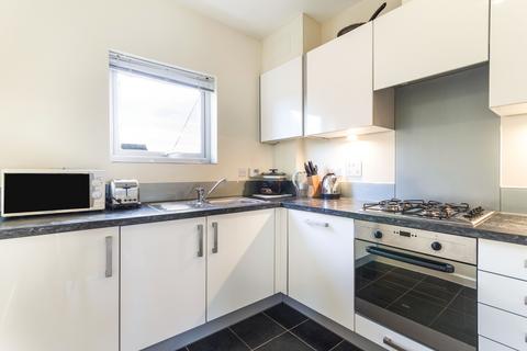 1 bedroom apartment to rent, Gweal Avenue, Reading