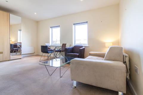 1 bedroom apartment to rent, Gweal Avenue, Reading