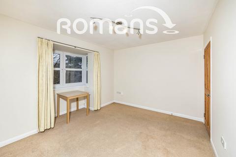 2 bedroom apartment to rent, Bispham Court, Reading