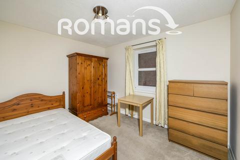 2 bedroom apartment to rent, Bispham Court, Reading