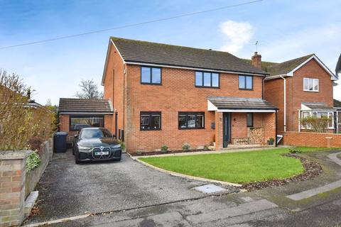 4 bedroom detached house for sale, Chestnut Close, Salisbury                                                              *VIDEO TOUR*