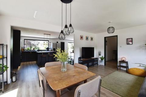 4 bedroom detached house for sale, Chestnut Close, Salisbury                             *ACRE OF WATER MEADOW*