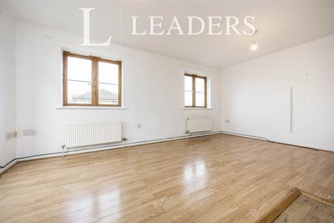 2 bedroom apartment to rent, Coles Avenue, Leadenhall