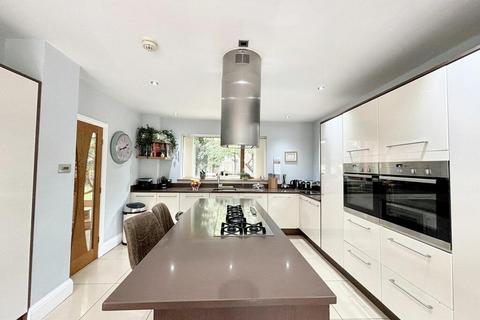 5 bedroom detached house to rent, Pitville Gardens , London  SE25