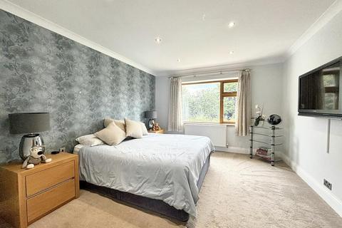 5 bedroom detached house to rent, Pitville Gardens , London  SE25