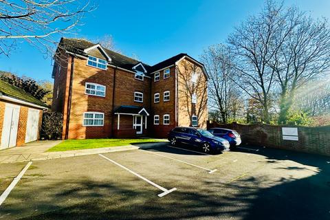 2 bedroom flat to rent, Chelveston Crescent, Hampshire SO16