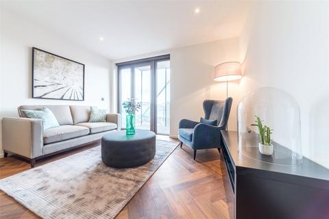 2 bedroom apartment for sale, Ambassador Building, Embassy Gardens SW11