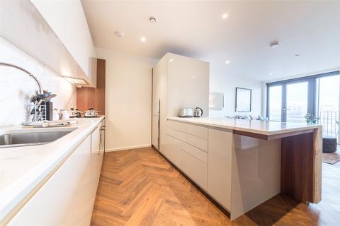 2 bedroom apartment for sale, Ambassador Building, Embassy Gardens SW11