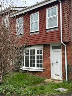 3 bedroom semi-detached house to rent, Sands Close, Pattishall NN12