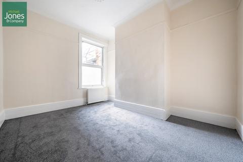 2 bedroom flat to rent, Rowlands Road, Worthing, BN11