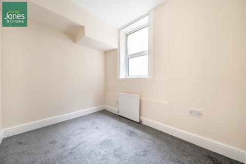 2 bedroom flat to rent, Rowlands Road, Worthing, BN11