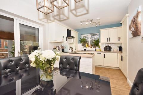 18 Billington Gardens, Billington, Clitheroe, BB7 9LU