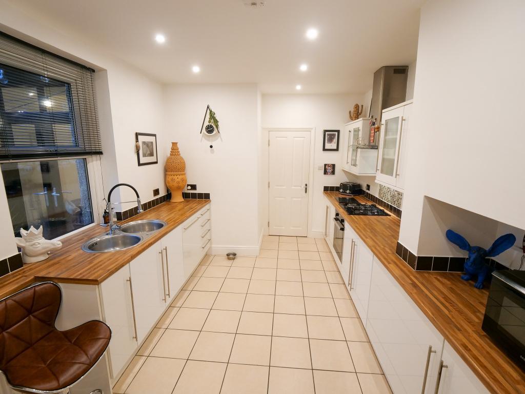 Kitchen Dual Aspect