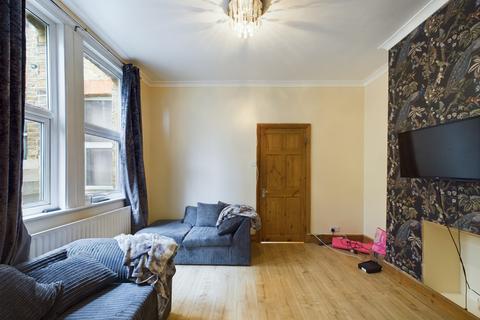 2 bedroom apartment for sale, Ravenscroft Road, Beckenham, BR3