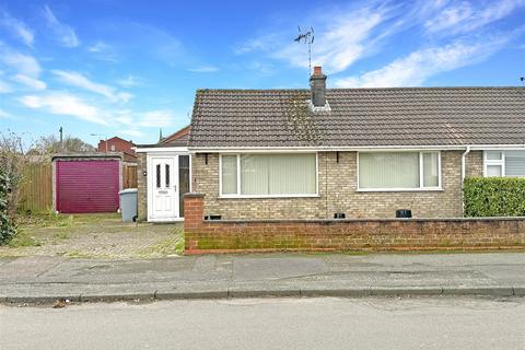 2 bedroom semi-detached bungalow for sale, Wordsworth Drive, Balderton, Newark