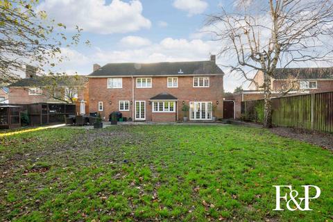 5 bedroom detached house for sale, 3a Wood End Close, Farnham Common, Buckinghamshire, SL2