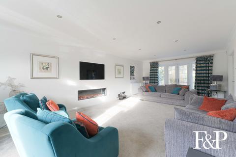 5 bedroom detached house for sale, 3a Wood End Close, Farnham Common, Buckinghamshire, SL2