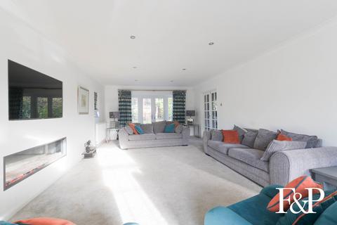 5 bedroom detached house for sale, 3a Wood End Close, Farnham Common, Buckinghamshire, SL2